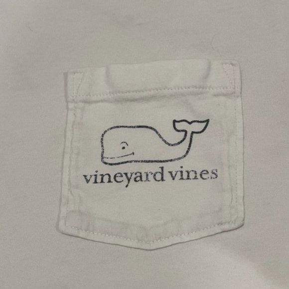 Vineyard Vines t-shirt size M/L - Picture 4 of 6